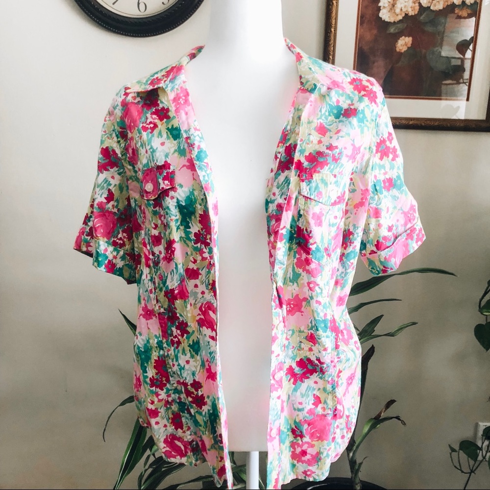 Cute floral short sleeve button up size XL